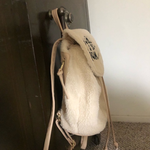 Brand new embroidered sherpa backpack - Picture 3 of 7